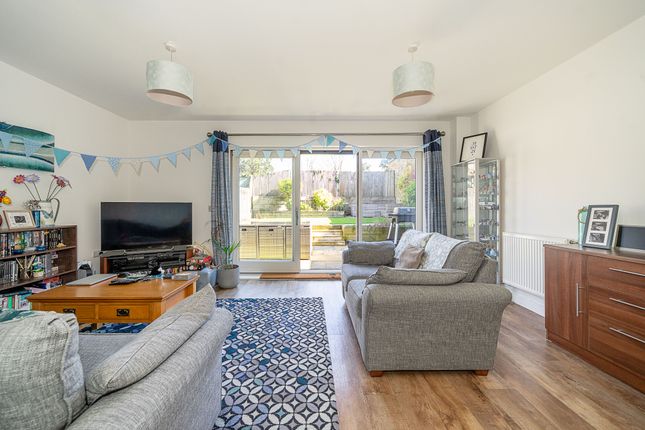 49, Drayton Green, Ealing photo 2
