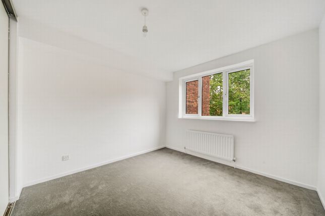63, Allendale Close, London photo 4