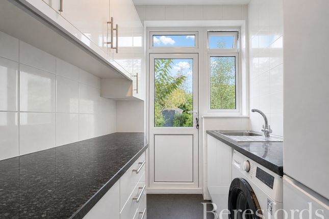 Flat 5, Hill Court,, Upminster Road, Hornchurch photo 3