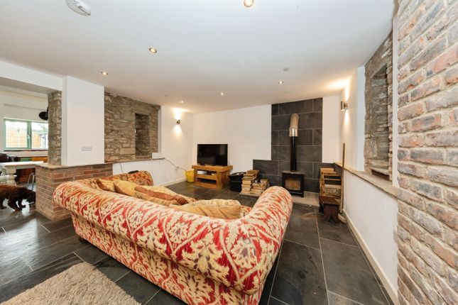 Yr Hen Felin, Ty'r Pwll, Broadlay, Ferryside photo 2