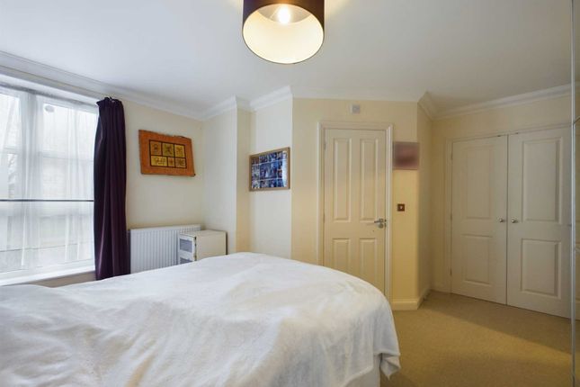 Flat for sale in Whiskin Lane, The Avenue, Aylesbury
