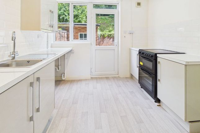 3, Petters Way, Yeovil photo 3