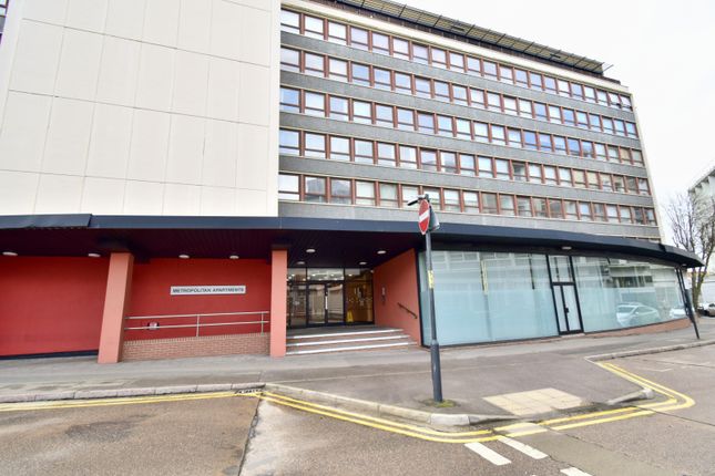Flat for sale in Metropolitan Apartments, Lee Circle, Leicester