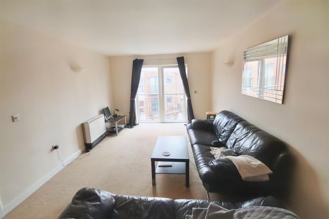 Flat for sale in Washington Wharf, Birmingham