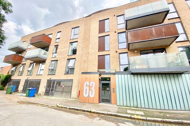 Thumbnail Flat to rent in Buckley Court, Alscot Road