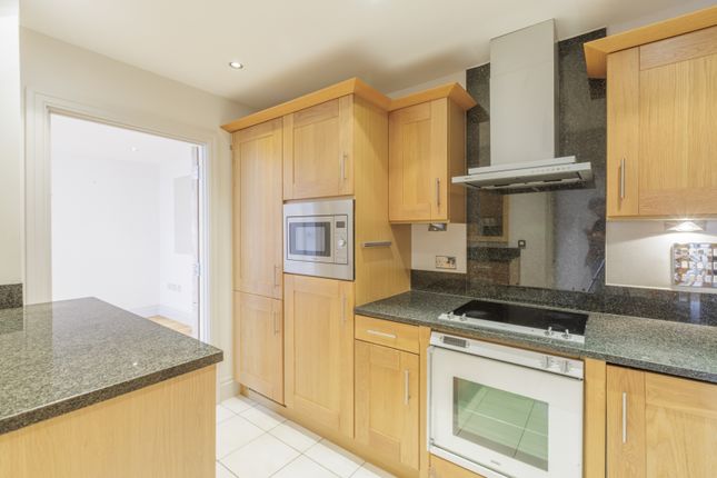 Flat for sale in The Boulevard, Imperial Wharf