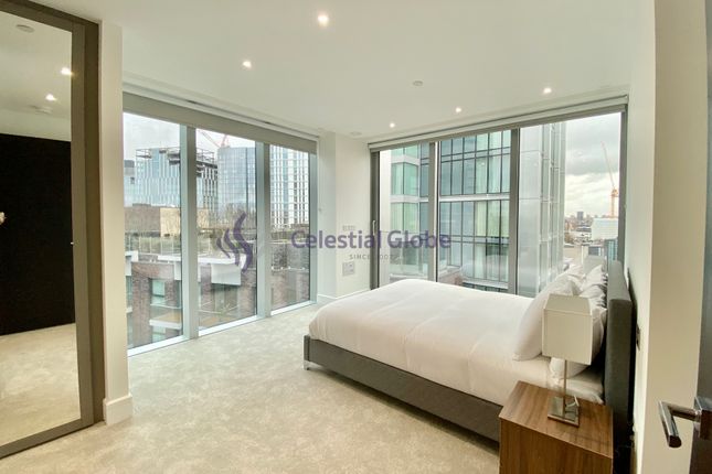 Thumbnail Flat to rent in Piazza Walk, London