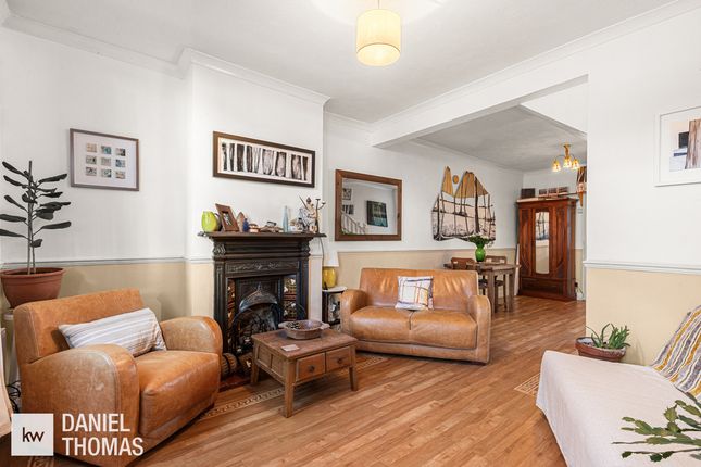 39, Rounton Road, Waltham Abbey photo 2