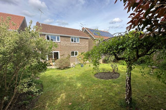 Detached house for sale in The Sett, Yateley