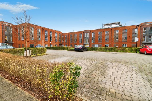 Flat for sale in Summers Street, Southampton