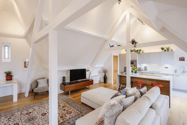 Flat Flat 23a, The Clock Tower, The Galleries, Brentwood photo 2