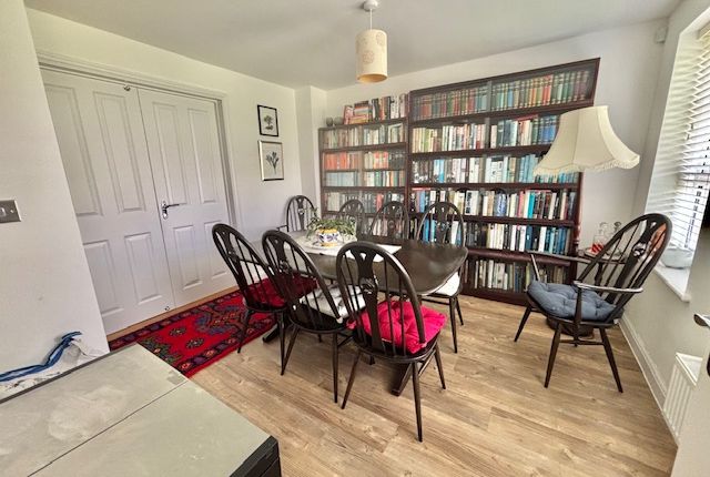 8 Nebula Rise, Selsey photo 4