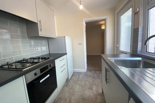 11, Curtis Gardens, Surrey photo 2