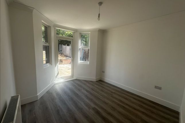 131, Brownhill Road, London photo 2