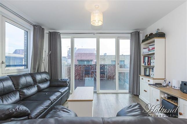 Thumbnail Flat for sale in Hawthorn House, Southwark