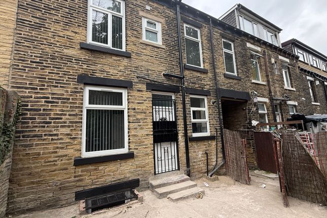 59, Grantham Road, Bradford photo 3
