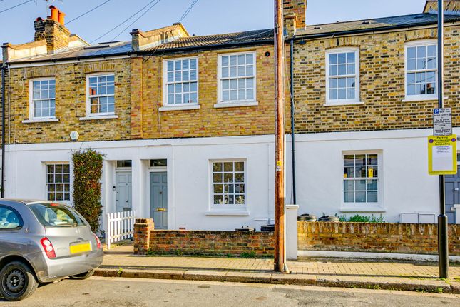 Thumbnail Flat to rent in Cardross Street, London