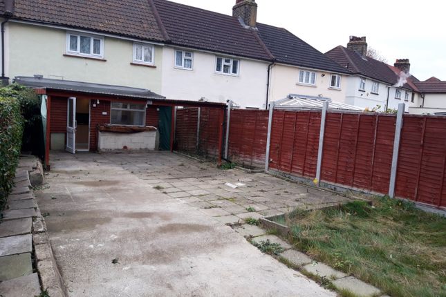Terraced house to rent in Meadow Road, Barking