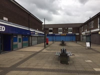 Retail premises to let in Scholes Precinct, Scholes, Wigan