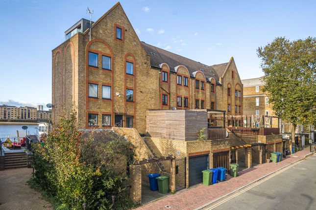 Thumbnail Town house for sale in Rotherhithe Street, London