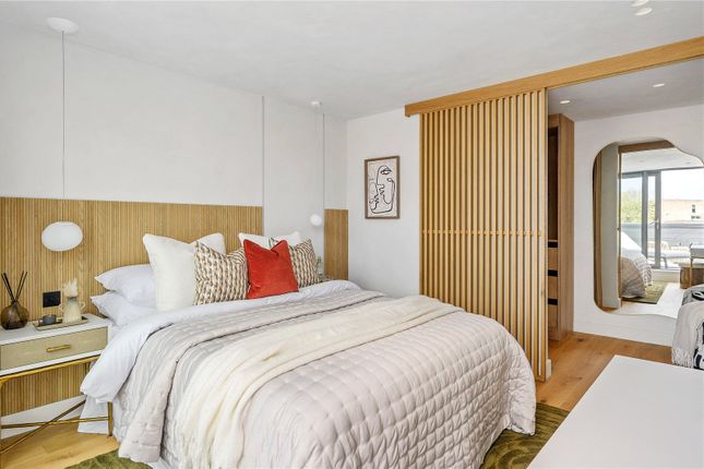 Flat 10, 2, Cubitt Street, London photo 3