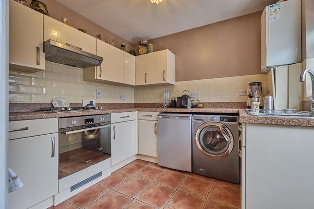 5, Dovecote Close, Leicester photo 2