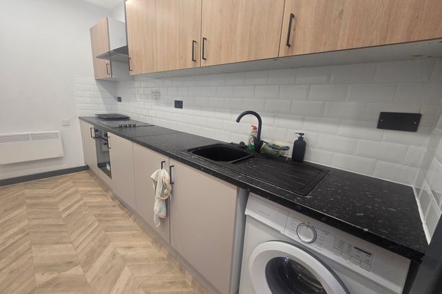 31, Halsbury Road West, Northolt photo 5