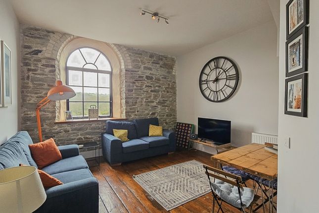 Flat 6, The Old Carriage Works, Brunel Quays, Lostwithiel photo 4