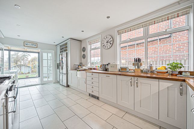 40, Ridgway Road, Farnham photo 2