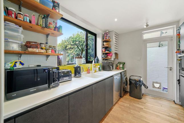 Terraced house for sale in Cranbourne Avenue, London