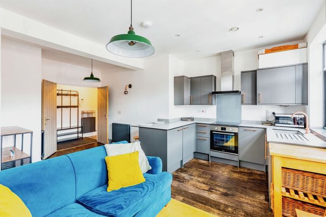 Flat for sale in Dunster Street, Northampton