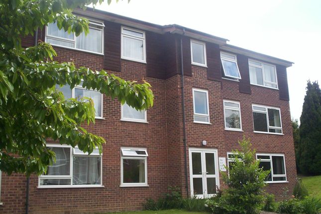 Thumbnail Flat to rent in Greenacre Court, Englefield Green, Egham