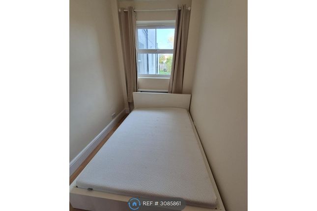 Guilford Avenue, Surbiton photo 5