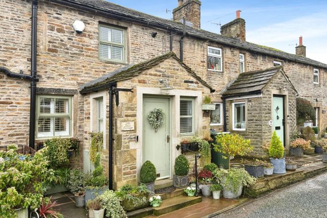 Beck Cottage, 133, Main Street, Keighley photo 2