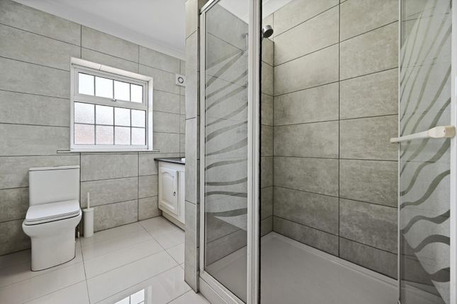 Room, 4, 43 Mansell Road, Greenford photo 4