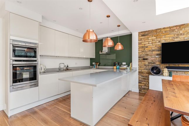 37, Leyborne Avenue, London photo 4