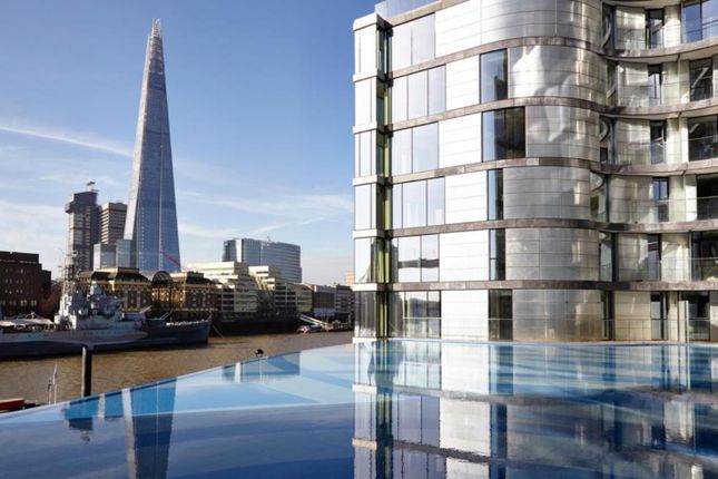 Lower Thames Street, London photo 2