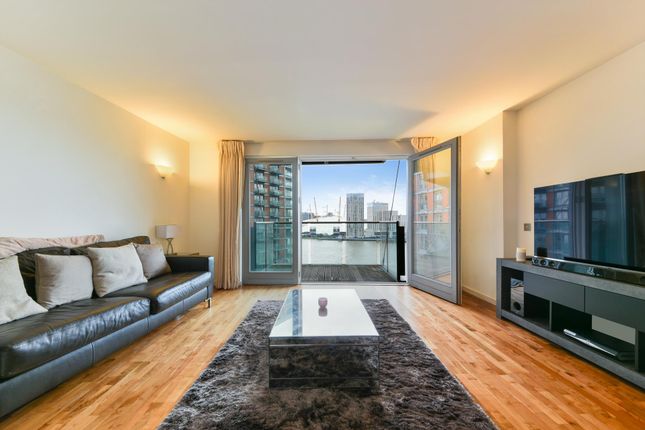 Thumbnail Flat for sale in New Providence Wharf, Fairmont Avenue, London