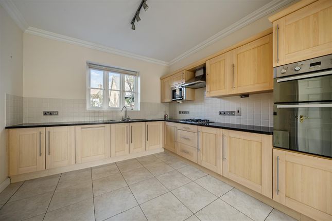 65, Woodlands Crescent, Dorchester photo 2