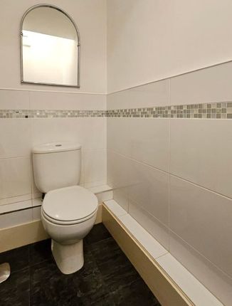 3, Reeceton Gardens, Bolton photo 5