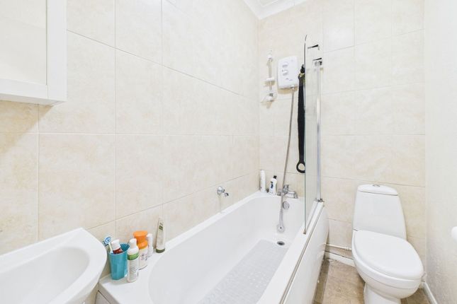 74,Flat 5, Rowlands Road, Worthing photo 3