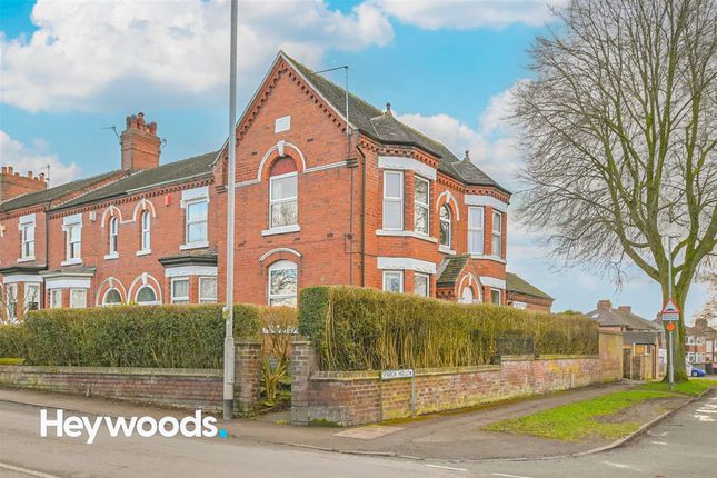 Town house to rent in Alexandra Road, May Bank, Newcastle-Under-Lyme