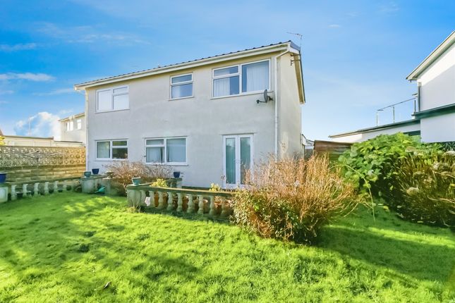 43, Rest Bay Close, Porthcawl photo 4