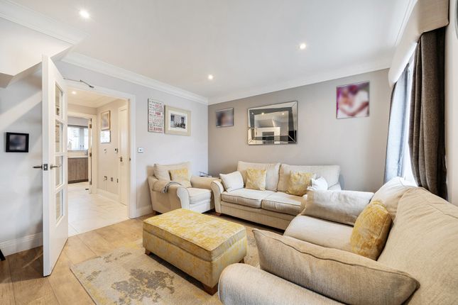 3-bed house on 14, Connaught Close, Uxbridge, £550,000