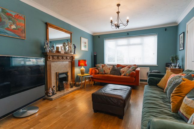 9 Lyncroft Leys, Leicester photo 3