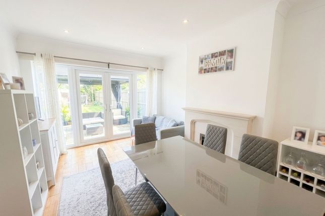 64, Bradstock Road, Epsom photo 4