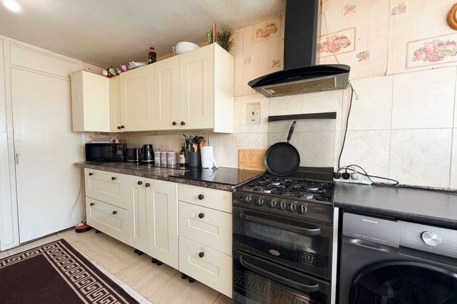 30, Kinloch Place, Milton Keynes photo 3