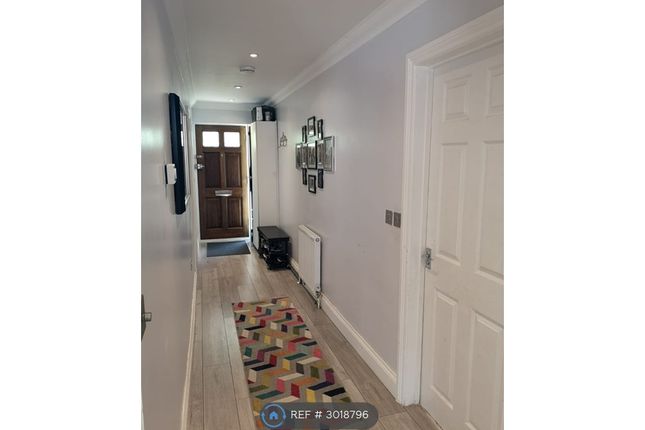 Flat A, Great Austins House Tilford Road, Farnham photo 4