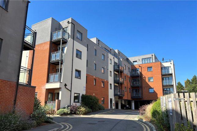 1-bed flat on 35, King Edwards Court, Guildford, £255,000