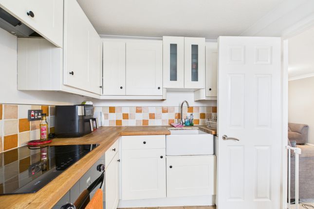 Flat 7, Fletcher Court, Salesbury Drive, Billericay photo 2